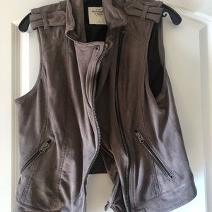 Abercrombie & Fitch beige suede vest